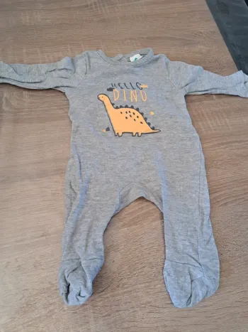 Pyjama grenouillère dinosaures 0 mois