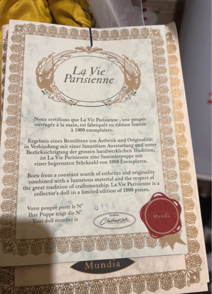 Poupée de collection en porcelaine La vie parisienne de Mundia - photo numéro 5