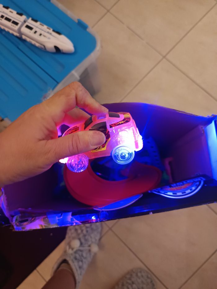 Gros lot de jouets circuit - photo numéro 9