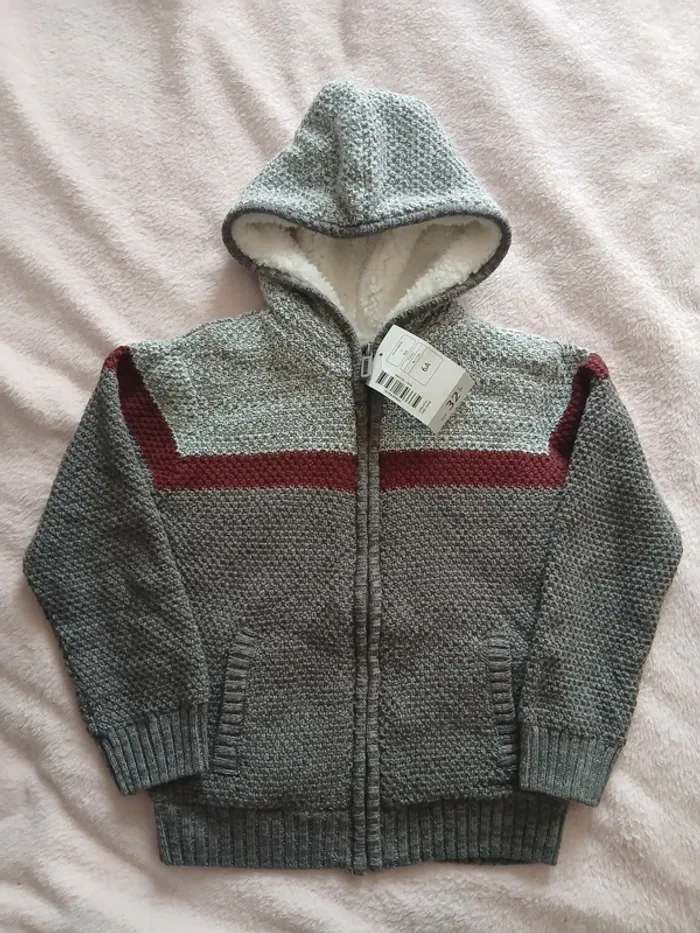 Gilet neuf doublé pilou 6 ans