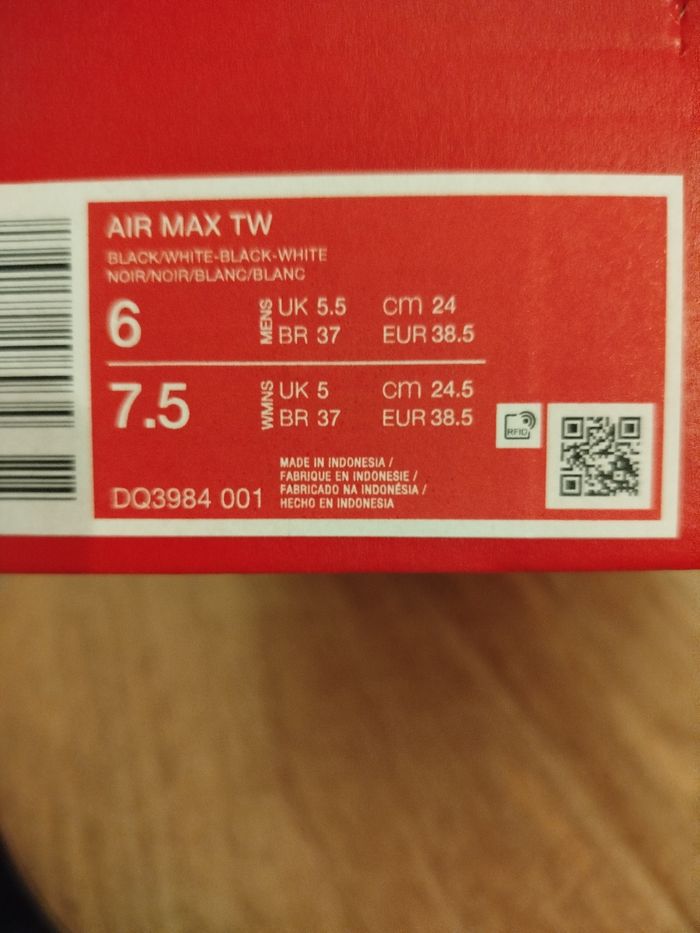 Baskets Nike T 38,5 - photo numéro 10