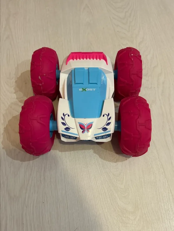 Voiture télécommandée - photo numéro 2