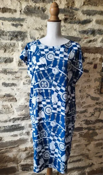 Robe motifs marins bleue et blanche Taille 42
