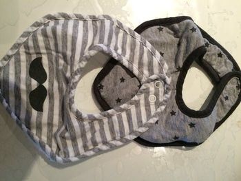 2 bavoir cadet  rousselle