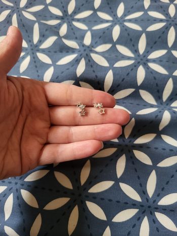 Petites boucles d'oreilles étoiles