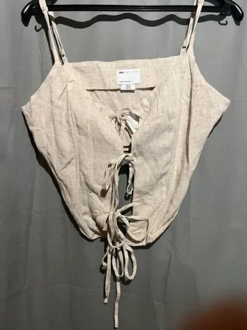 Haut tendance avec noeud ASOS