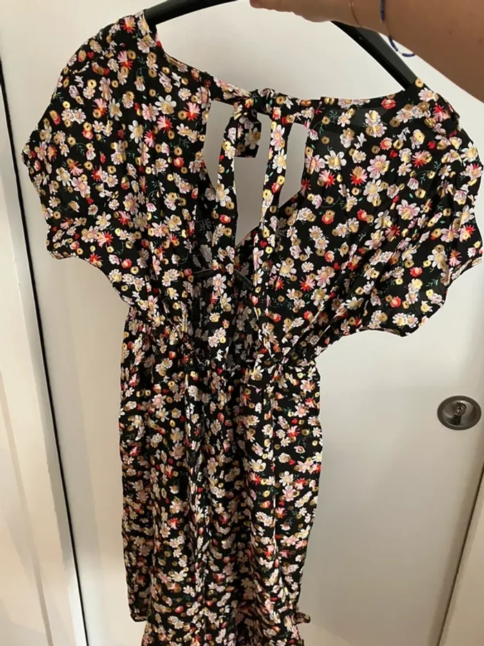 Robe fleurie colorée dorée excellent état - photo numéro 4