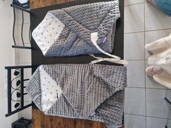 Lots couverture siege auto / emmaillotage