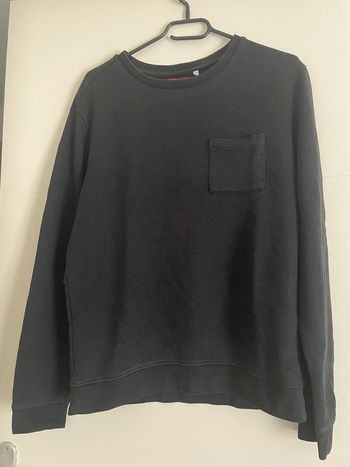 Pull noir