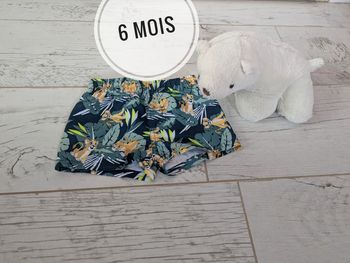 🦁 Short Disney Baby Le Roi Lion – 6 mois – Séchage rapide – Très bon état