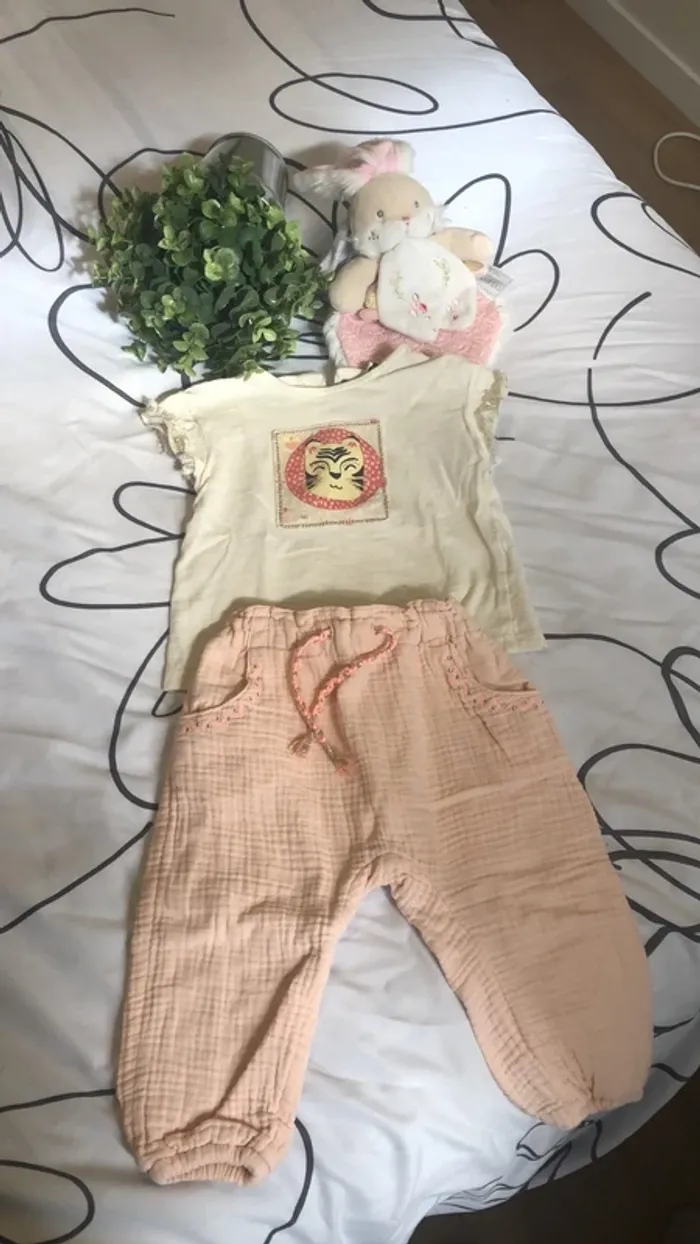 Ensemble pantalon teeshirt