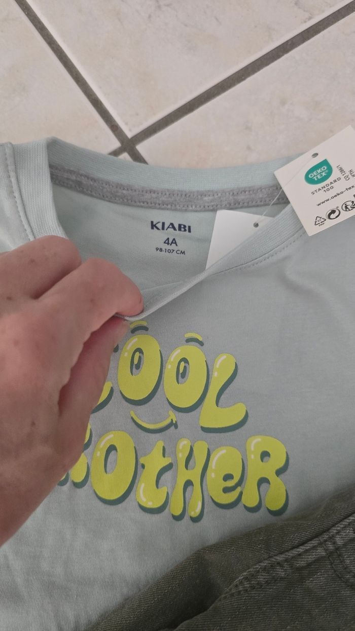 Neufs (non portés) 🏷🏷💙😍🤩🥰 ensemble tee shirt mc et jeans slim 4 ans garçon 😍🤩💙 - photo numéro 2