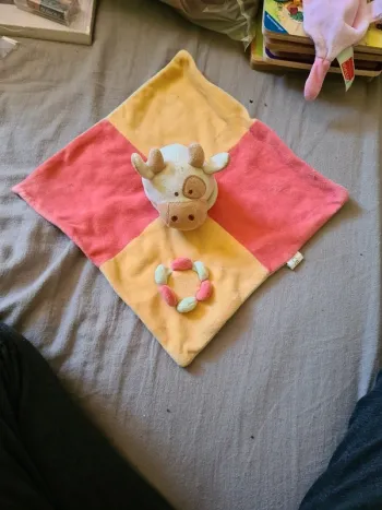 Doudou plat vache avec fleurs