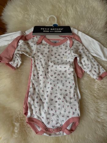 Petit bateau Lot de 3 bodies NEUFS (3 mois)