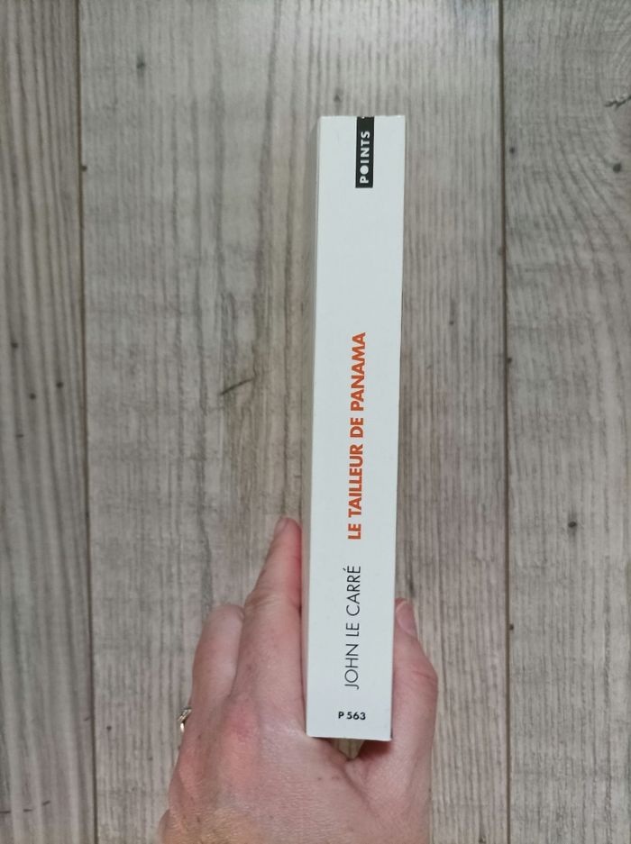 Livre : " le tailleur de Panama" neuf - photo numéro 2
