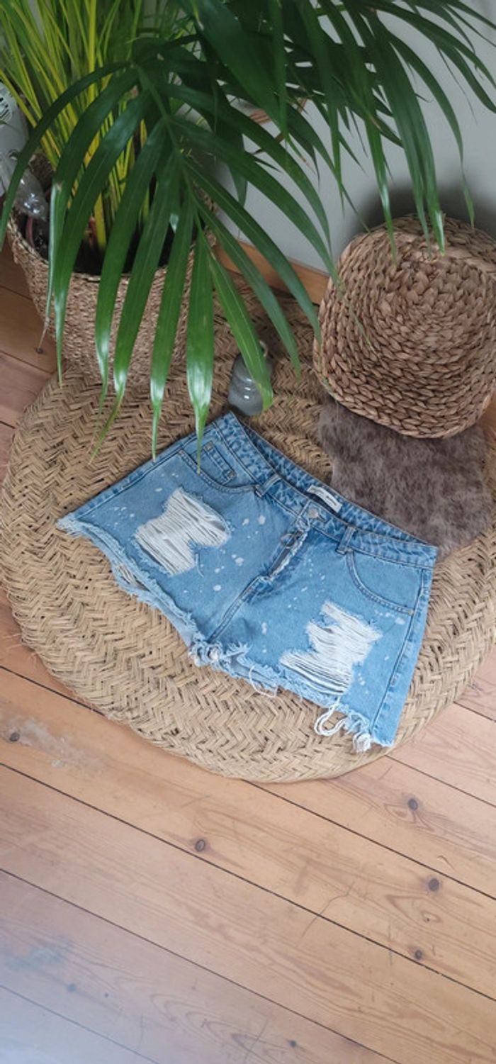 Joli short en jeans Stradivarius Taille M Parfait état