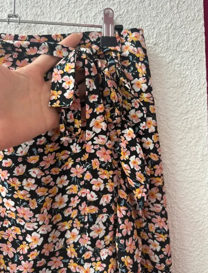 Jupe porte-feuille motif fleurs Only - photo numéro 3