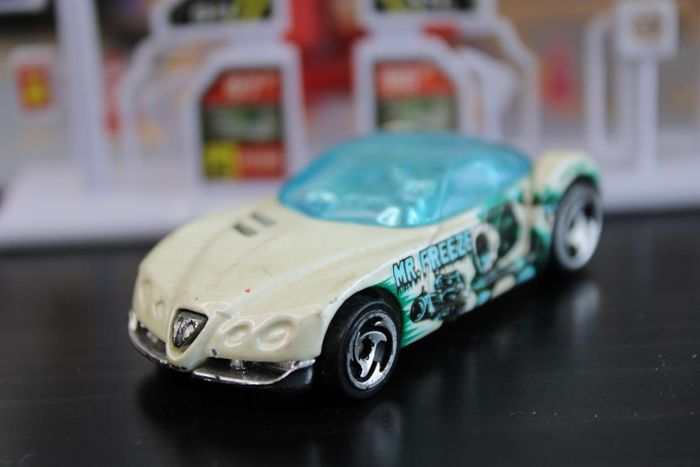 hot wheels golden Arrow