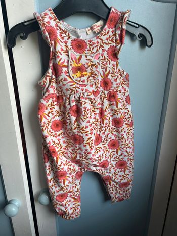 Combinaison, à fleurs , 3 mois du pareil au même