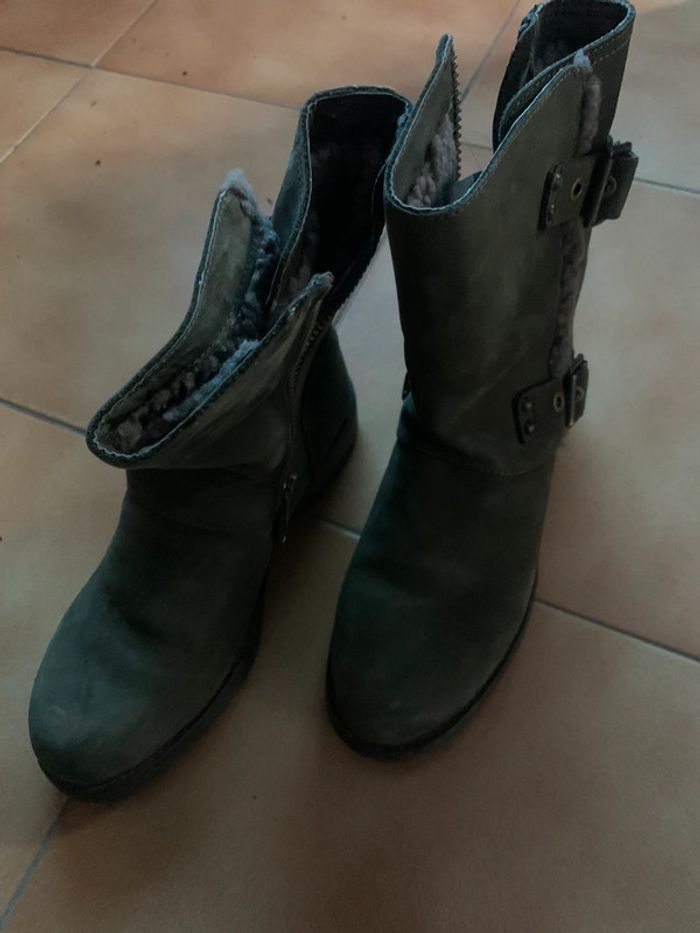 Bottines ugg daim - photo numéro 3