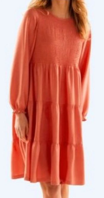 Robe smokée et volantée T40