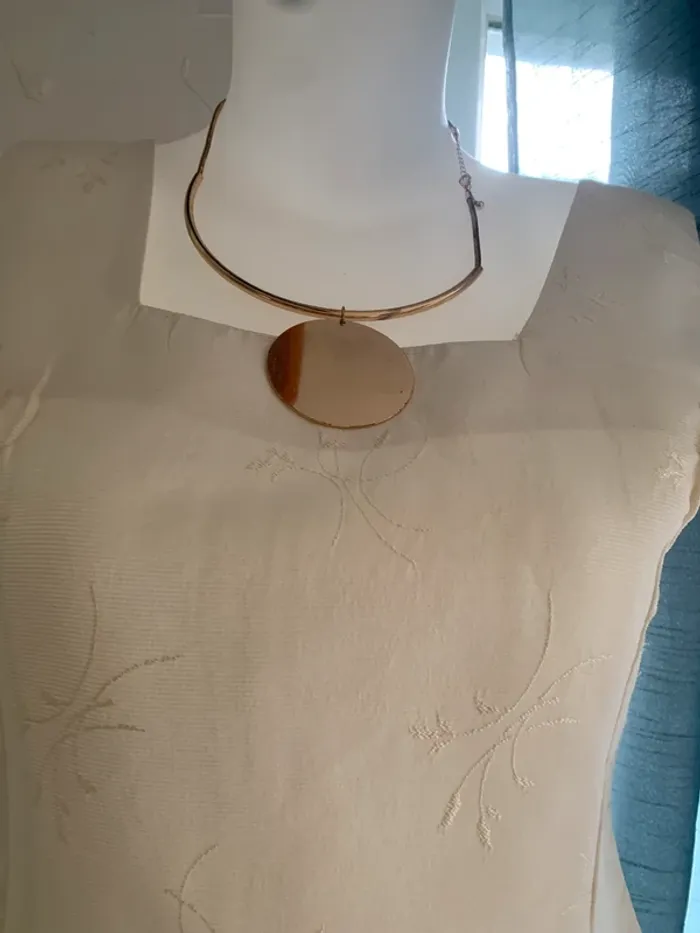 Robe coupe droite blanc cassé taille 42 motif brodé tres bon état doublure - photo numéro 6