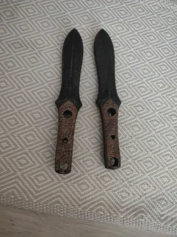 Deux couteaux silicone pour déguisements
