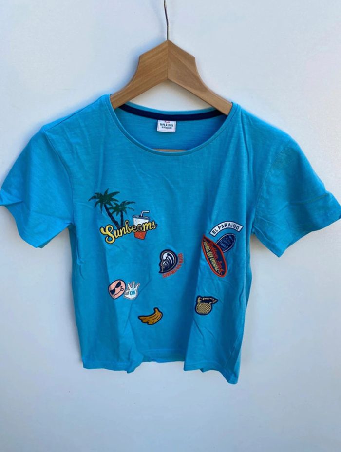 Tee-shirt tape à l’œil