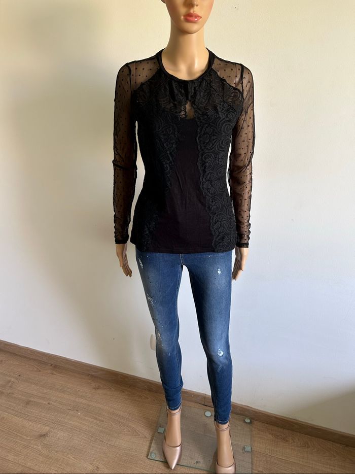 Haut noir avec dentelle et plumetis Morgan taille M TBE - photo numéro 3