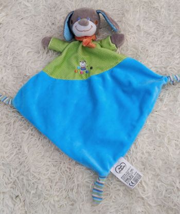 Doudou chien plat losange vert et bleu - chat avec balles - Mot de enfants