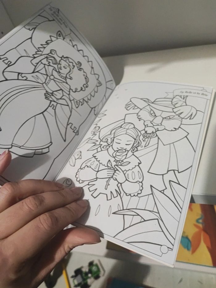 Lot petits livres contes - photo numéro 5