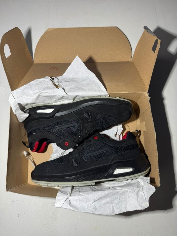 Chaussures sécurité Aimont T43 neuves - photo numéro 2