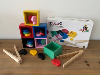 Jeu de tri en bois avec pinces Oxybul