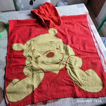 Cape de bain 70/130 avec capuche Winnie l'ourson état satisfaisant 