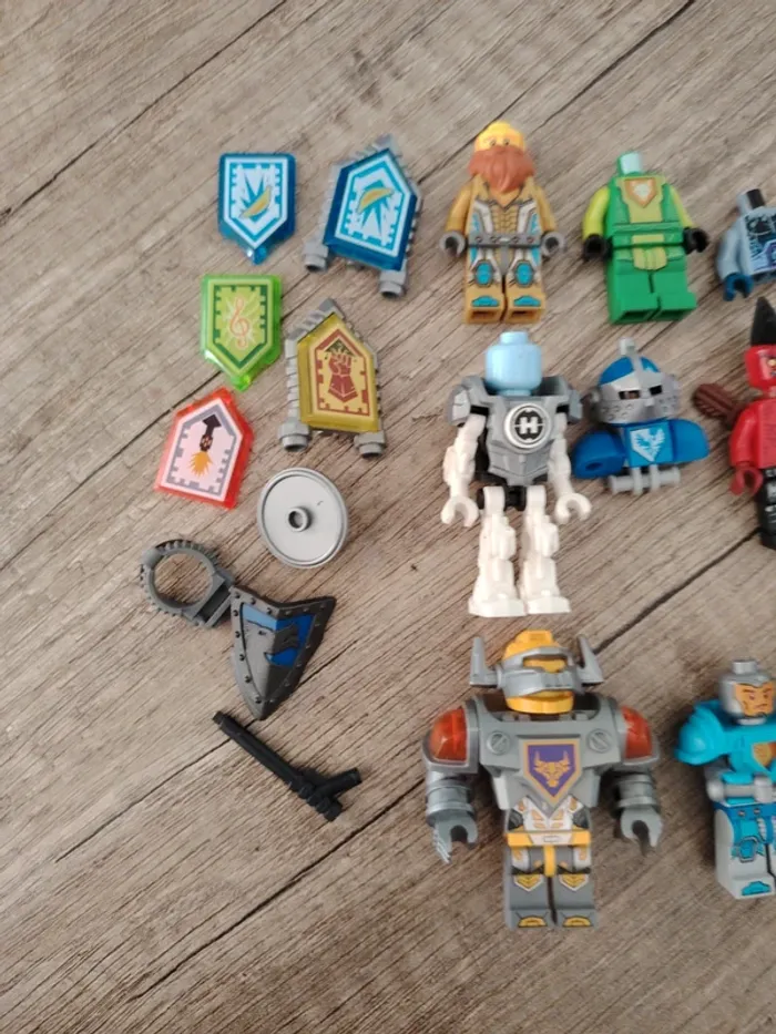 Lot vrac lego nexo knights figurines accessoires - photo numéro 2