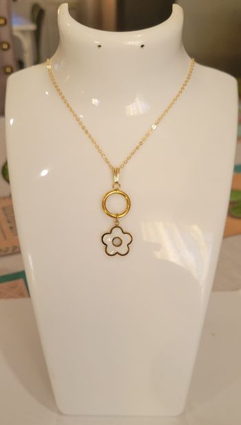 COLLIER CERCLE FLEUR BLANCHE ET DOREE ! NEUF !
