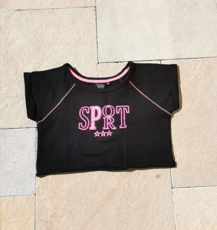 Tee-shirt Top court sport 14 ans neuf
