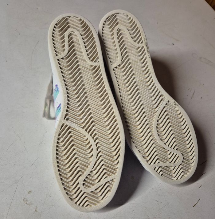 Basket Adidas superstar FV3139 blanche et holographique /iridescente taille 38 - photo numéro 8