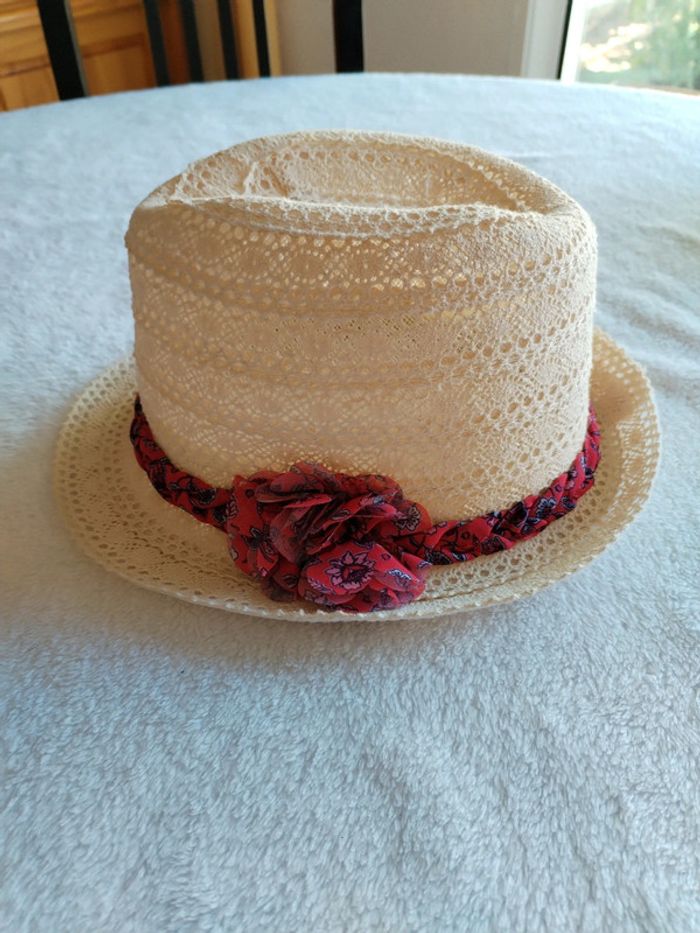 Chapeau avec fleur H&m taille 4-5 ans - photo numéro 2