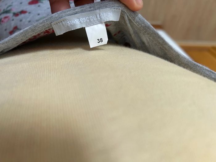 Robe mi-longue moulante dos nu motifs fleurs roses et petits pois - photo numéro 6