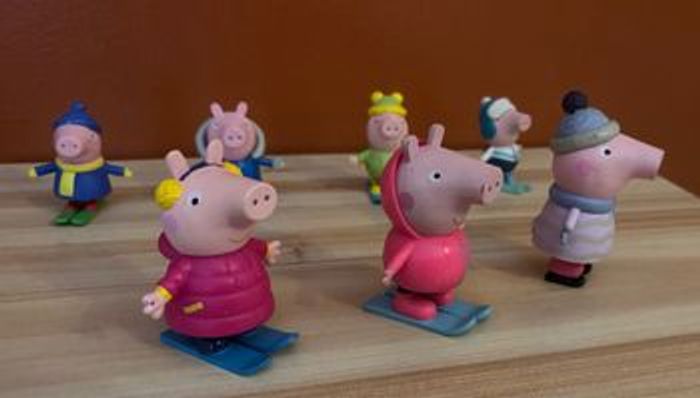 Peppa pig et Georges en hiver - photo numéro 4