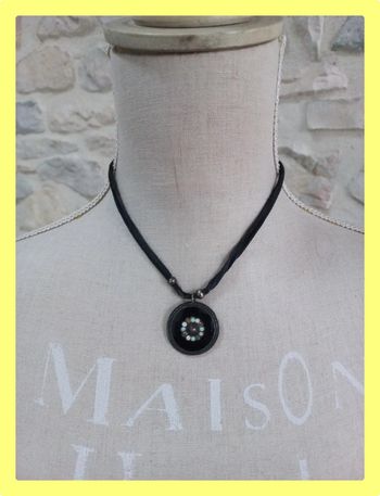 Collier noir