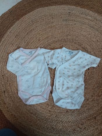 2 bodies kiabi 1mois