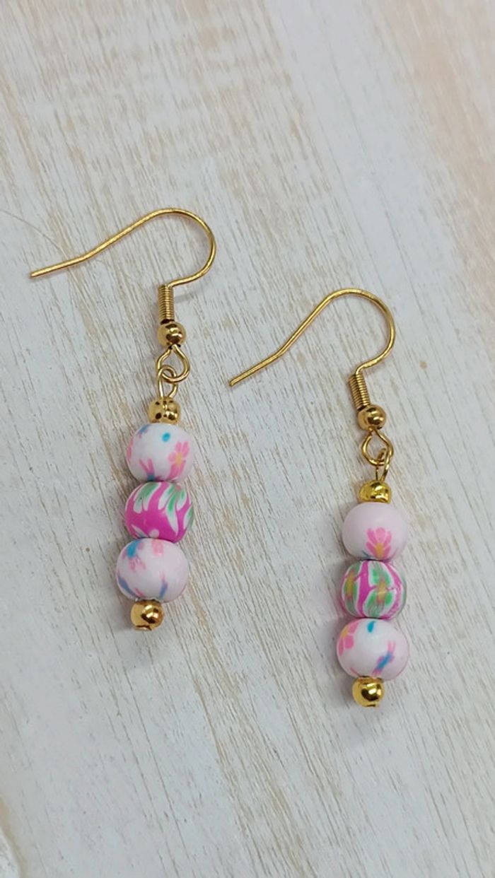 Jolies boucles d'oreilles pendantes