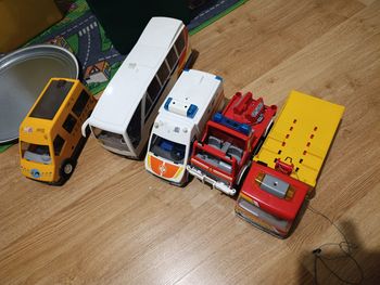 Lot de véhicules et accessoires playmobil 