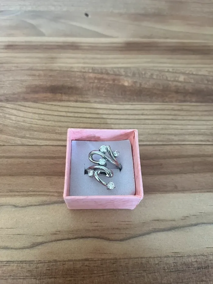 Bague en argent et oxydes de zirconium - photo numéro 10