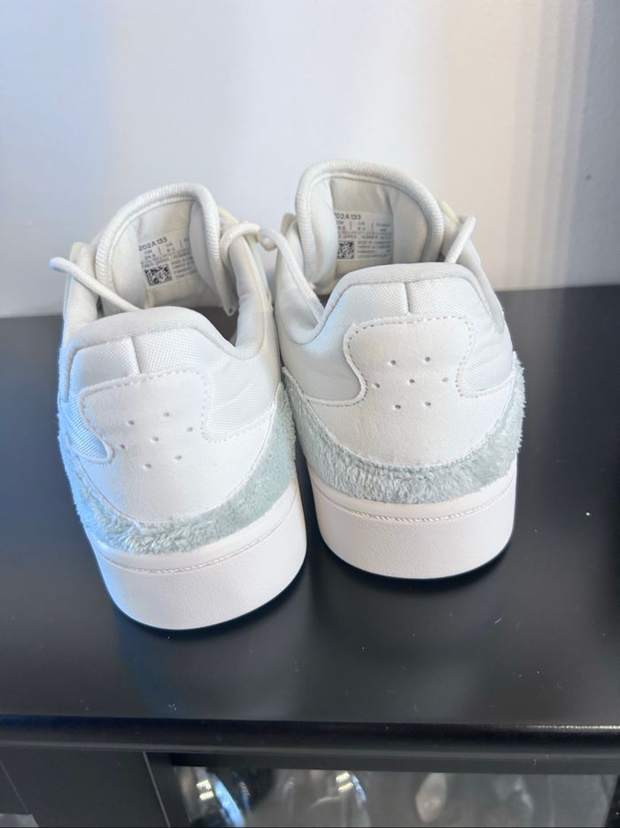Baskets ASICS blanches – Pointure 40 – Très bon état – Design épuré & confort - photo numéro 6