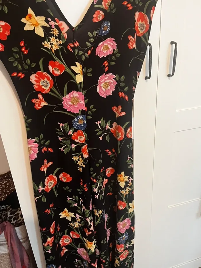 Superbe robe longue noire à fleurs - photo numéro 7