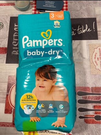 Couche 2 paquets de 52 Pampers babydry taille 3