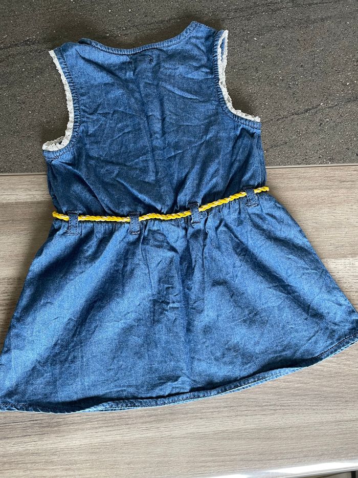 Jolie robe en jean légère - photo numéro 2